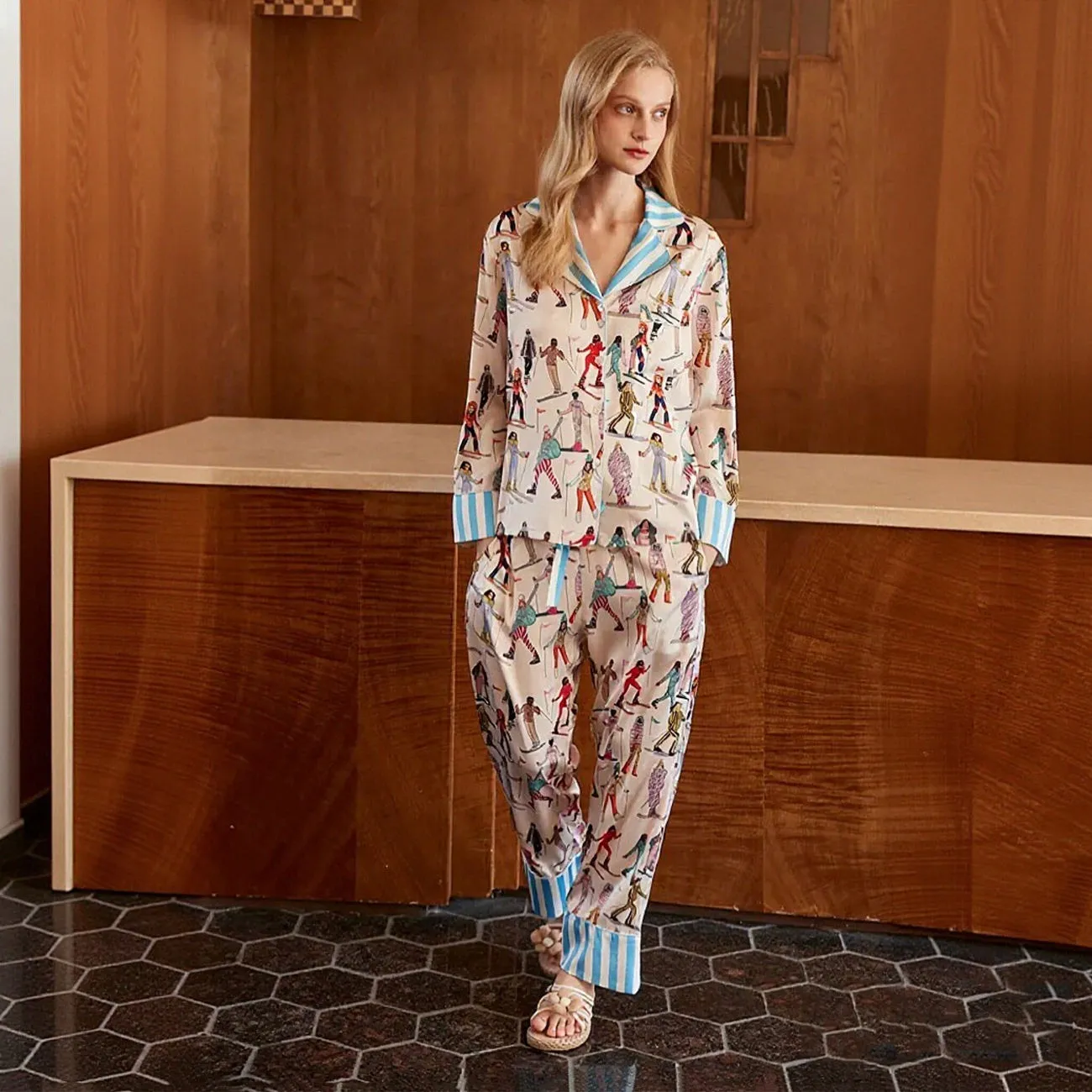 Hongbo Custom Logo Ice Silk Women Pajamas Set B2B Wholesale Luxury Sleepwear